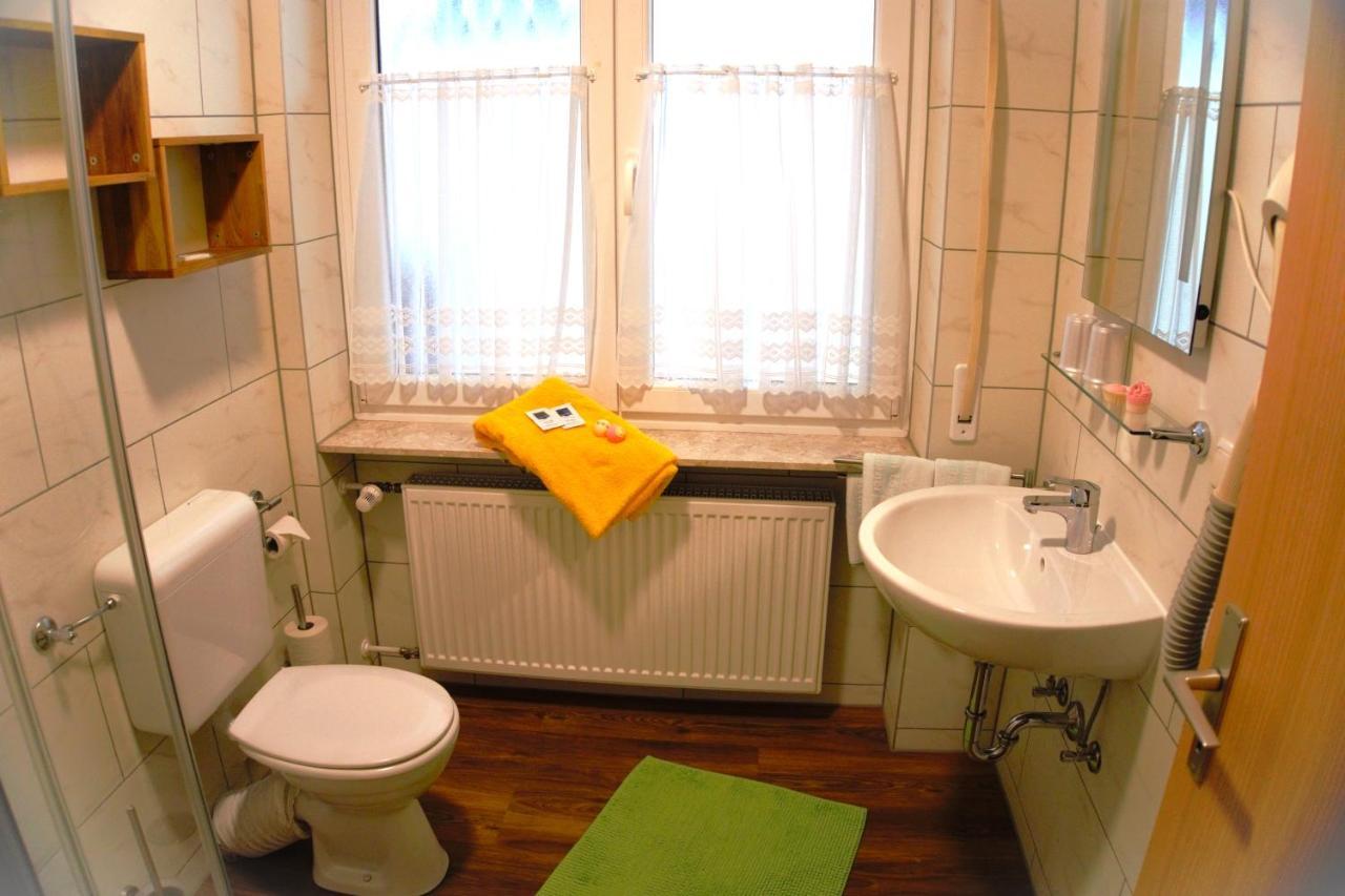 Gasthof zum Löwen Goessweinstein Exterior foto