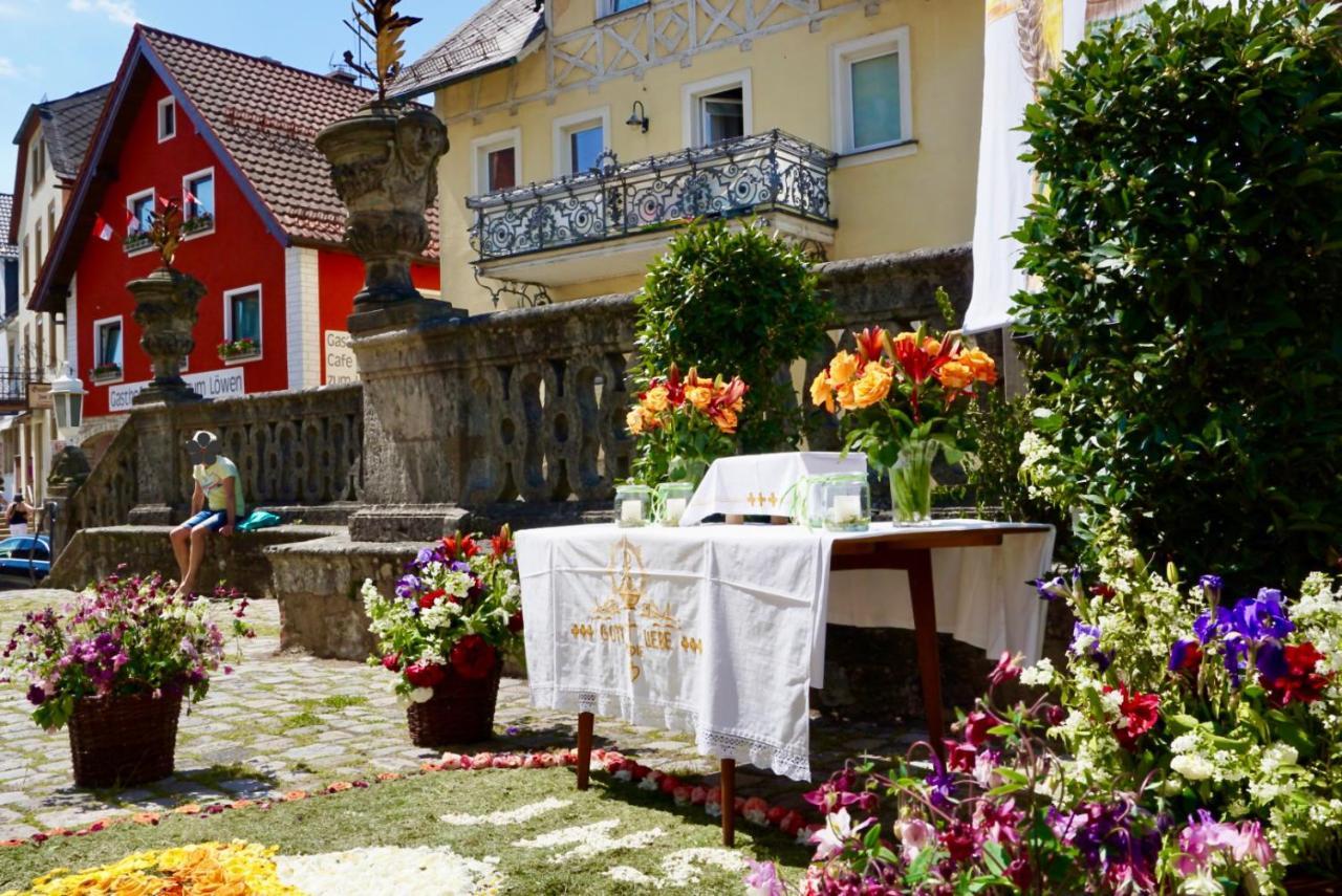 Gasthof zum Löwen Goessweinstein Exterior foto